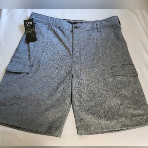 Lee mens extreme comfort performance stretch cargo shorts Golf sz 42 nwt - Picture 2 of 5